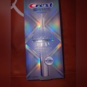 CREST 3D WHITE PEN UP TO 70 USES. NEW